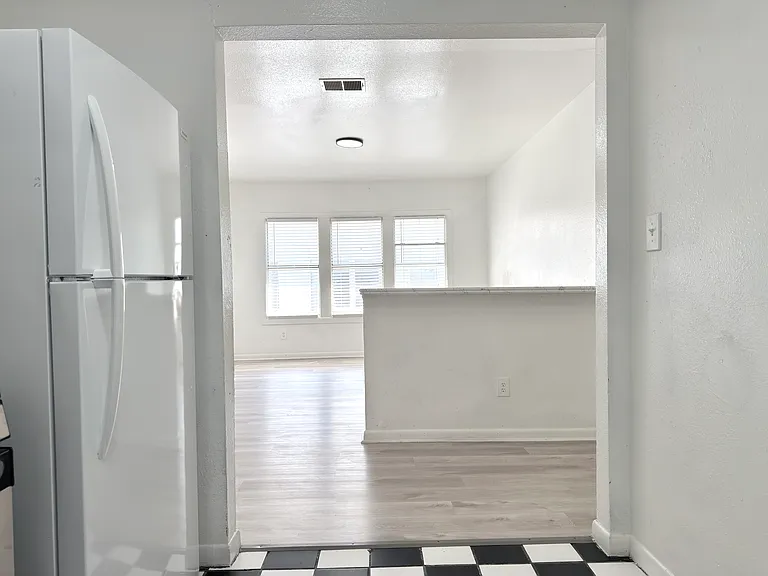 5029 Live Oak St #3 — Photo 6