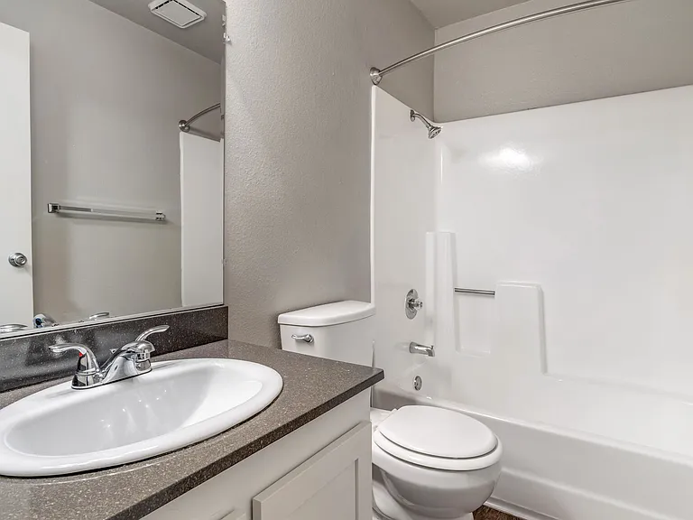 Kentwood Apartments — Photo 49