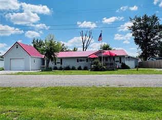 510 E Walnut St, Perry, MO 63462