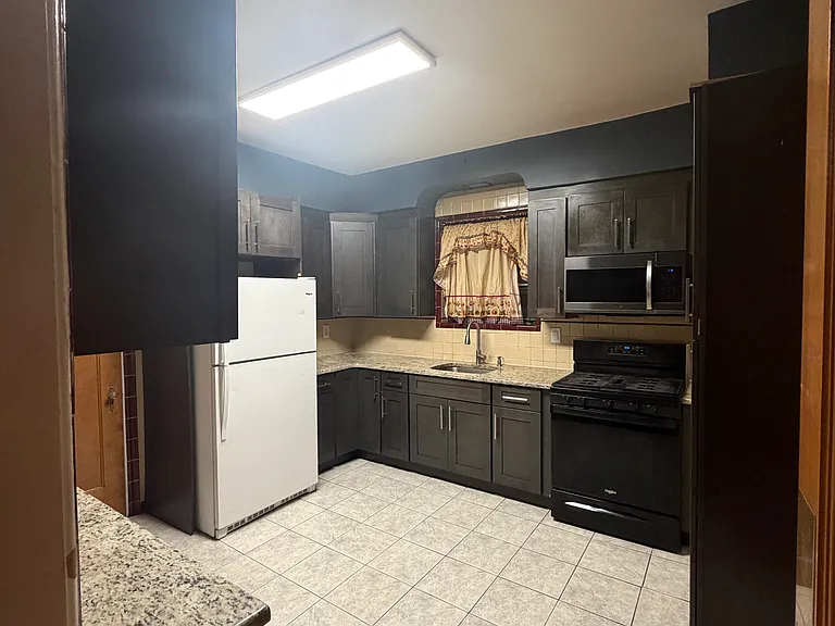 74 Union Ave — Photo 6