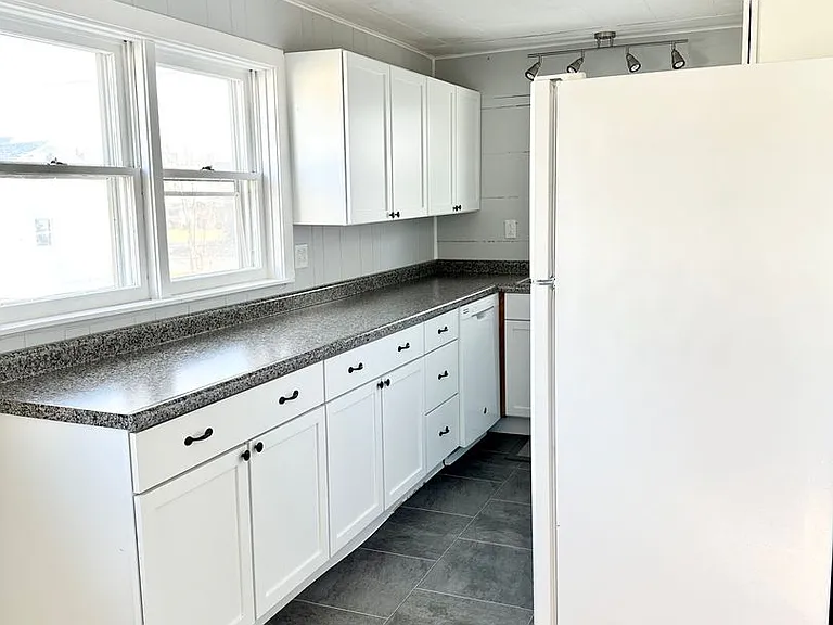 2503 Garfield Ave — Photo 10