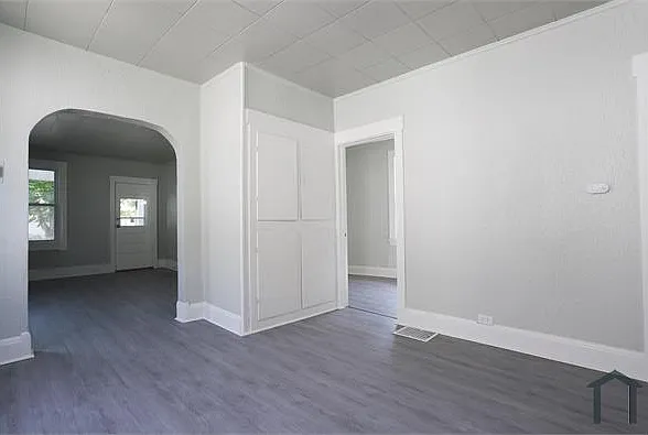 3830 E 53rd St — Photo 11
