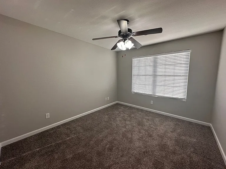 Maple Sunset Apartment Homes — Photo 77