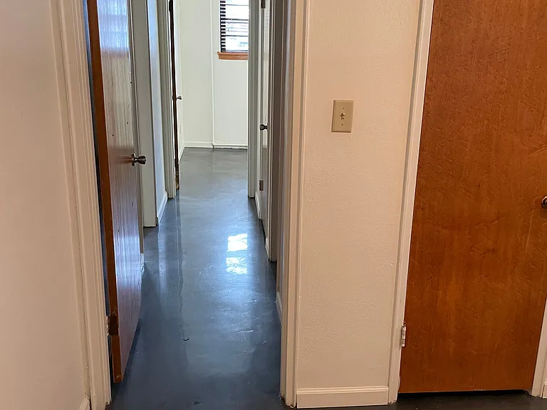 Virginia Apartments — Photo 34