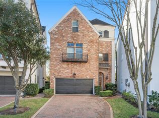 18 Wooded Park Pl, Spring, TX 77380