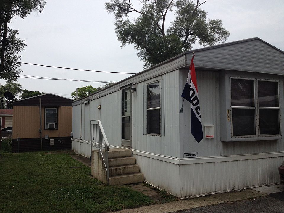 1st image of 815 E Oakton St Lot 107