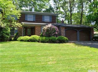 19 Rondell Ln, Centereach, NY 11720
