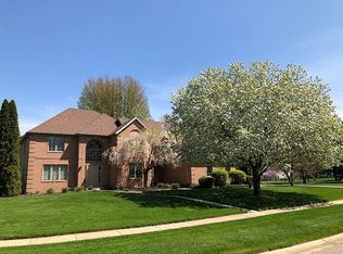 2212 Anderson Cir, Stevensville, MI