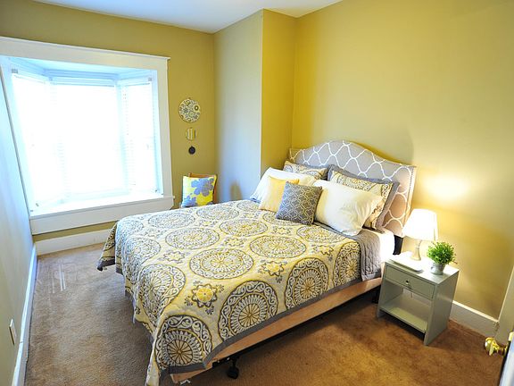 Queen Tempurpedic Bedroom