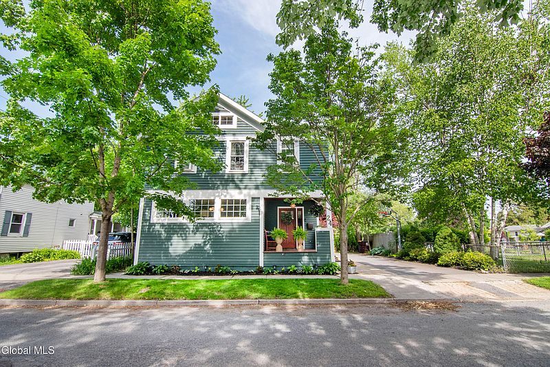 4th image of 24 Walnut Street