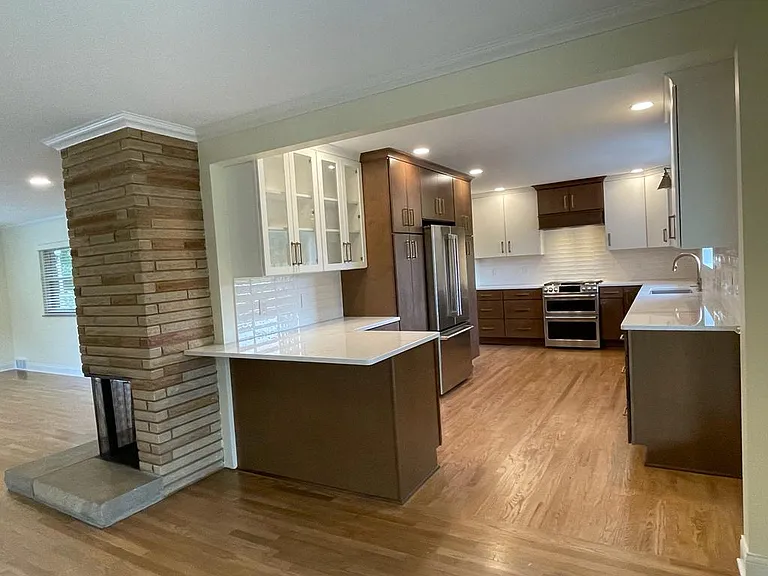 1533 Cambridge Rd — Photo 1
