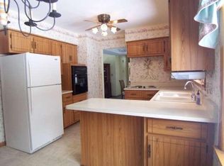 3059 S 149th St, New Berlin, WI 53151