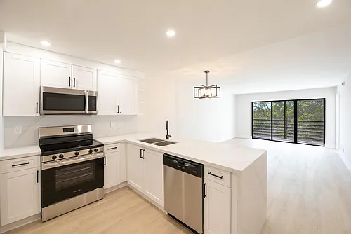 2322 S Cypress Bend Dr #411 Photo 1