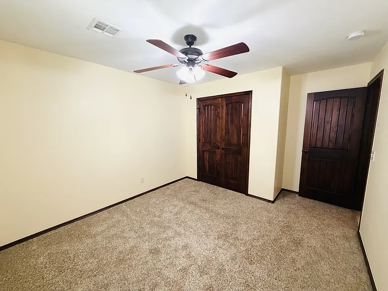 18224 Bridlington Dr — Photo 11