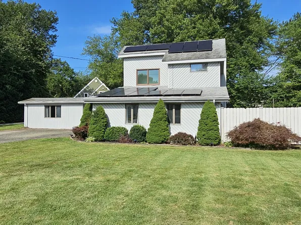 10 Herster Drive, East Lyme, CT 06357