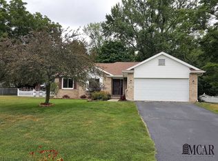 1154 Oakmont Dr, Temperance, MI 48182