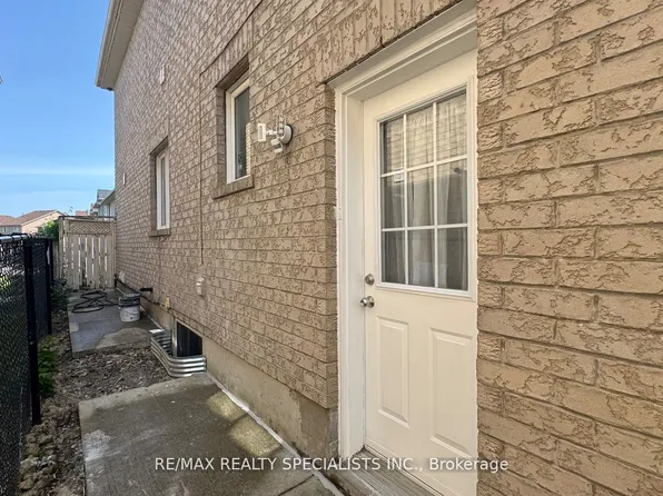 3 Lennon Trl #2, Brampton, ON L6Y 5P9