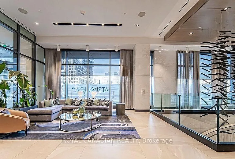1 Edgewater Dr #911 — Photo 3