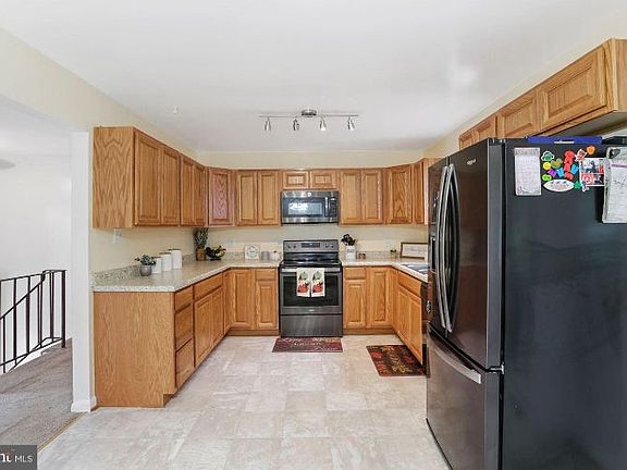 4th image of 5300 Macwood Dr