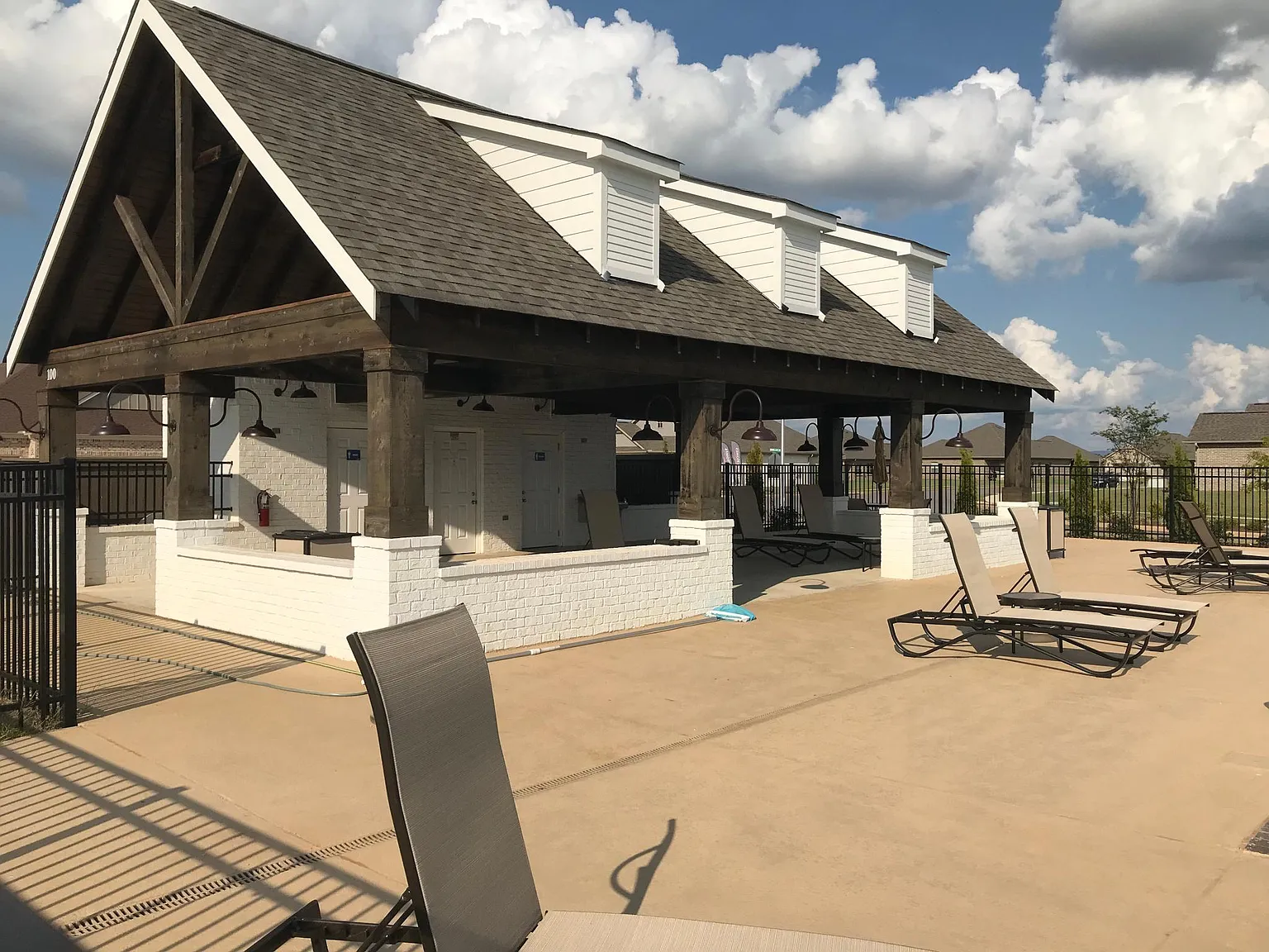 4 bed, 2022 sqft, $1,925 — Photo 3