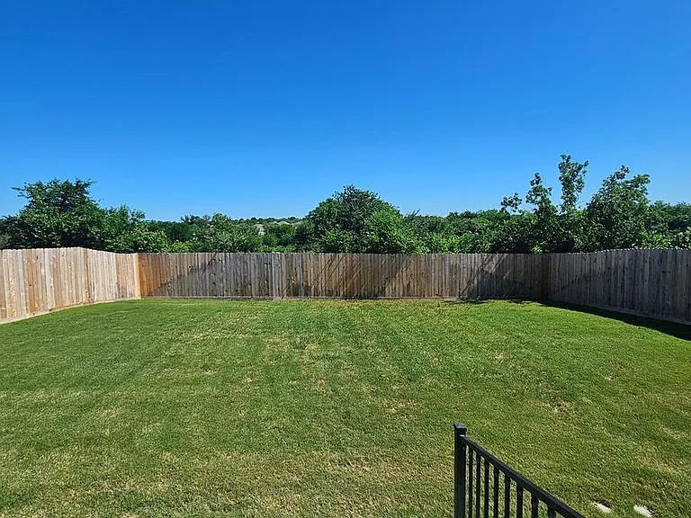 716 Glenstone Dr — Photo 12