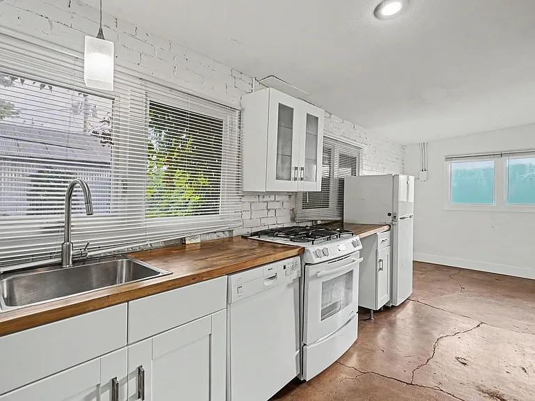 1301 S Lincoln St #B — Photo 7