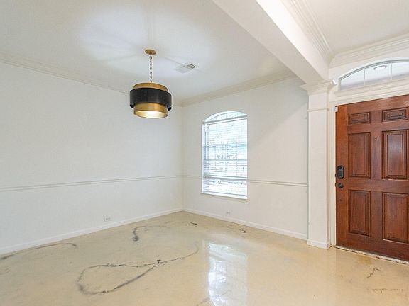 3rd image of 2403 Old River Ln