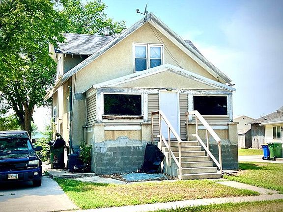 2nd image of 124 1st Ave S