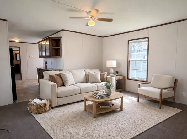 84 Dunlap Cir, Oxford, MI