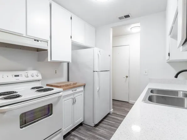 445 Almond Dr APT 39, Lodi, CA 95240