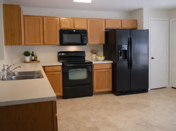 724 Lemons Dr, Cedar Hill, TX 75104