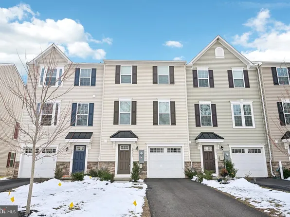 2055 Rivers Dr, Newark, DE 19702