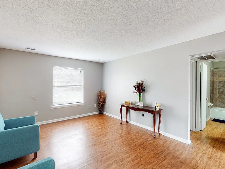 Mill Creek Apartments — Photo 9