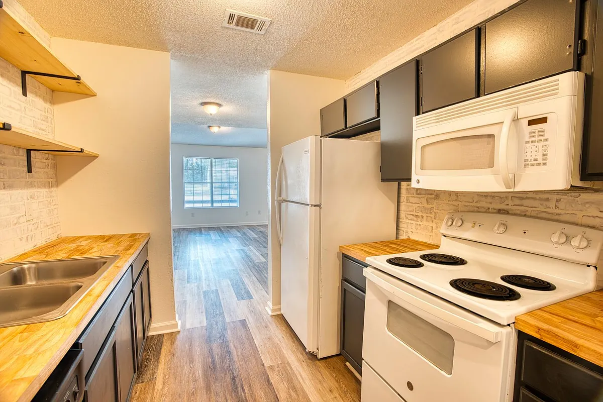 Unit Photo - 2600 7th St SE #2617-B