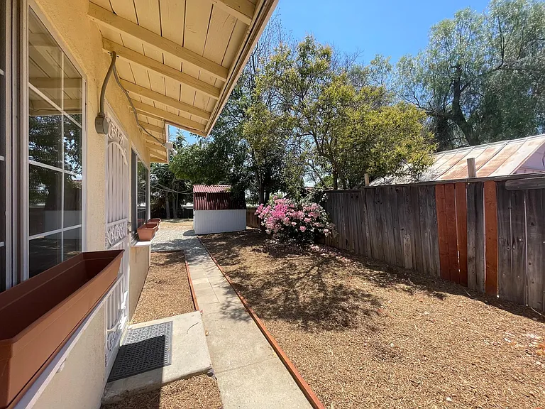 11666 Davis St — Photo 23