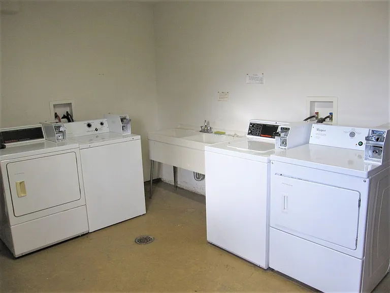 428 Cavalier Ct — Photo 11