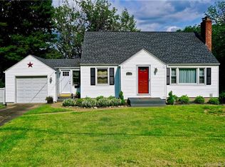 77 Brightwood Ln, West Hartford, CT 06110
