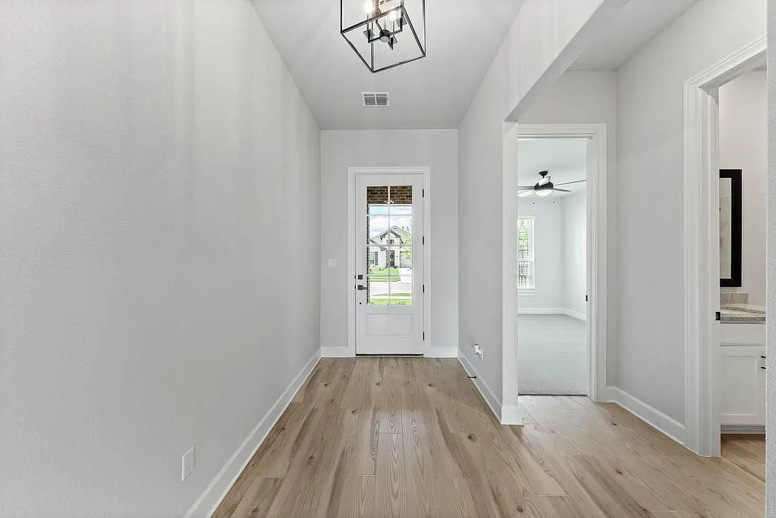 4 bed, 2.0 bath, 1896 sqft, $3,565 — Photo 2