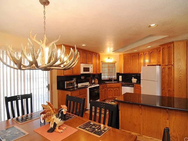 1167 Alameda Dr — Photo 4