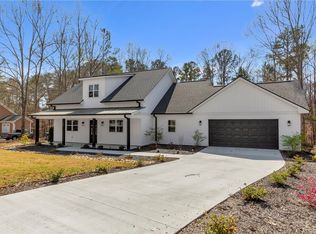129 Sapling Ct, Townville, SC 29689