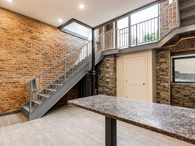 1028 Commonwealth Ave #101 — Photo 6