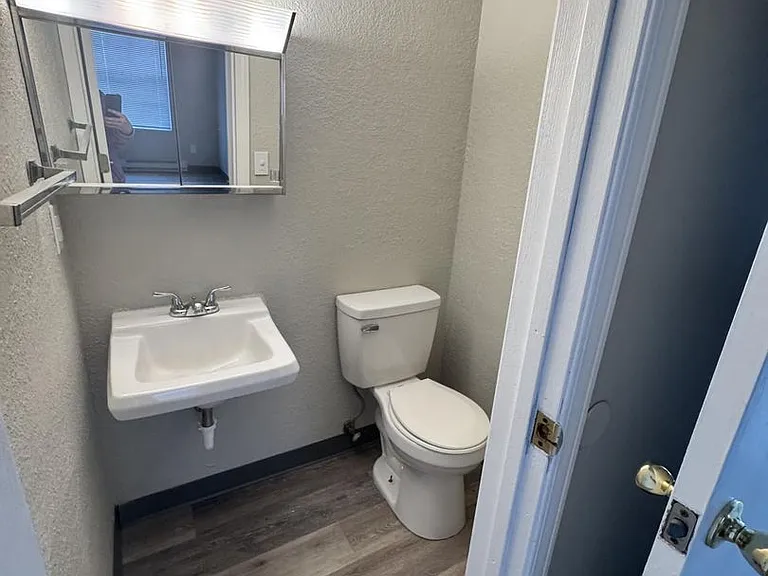 559 Brookside Ct — Photo 18
