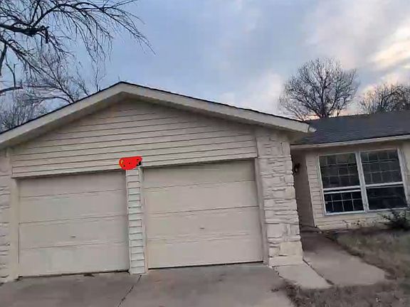 2nd image of 8101 Colony Loop Dr