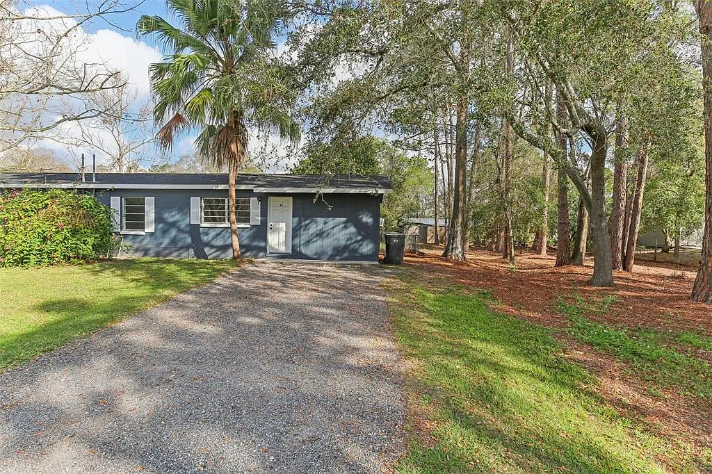 3 bed, 1.0 bath, 1269 sqft, $1,500 — Photo 1