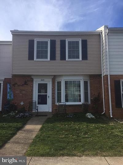 1st image of 8828 Oak Hollow Ct
