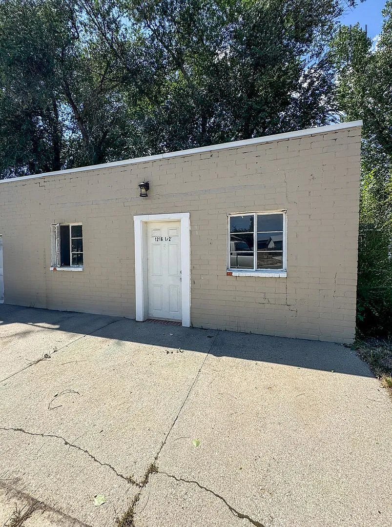 1216 N Gould — Photo 1
