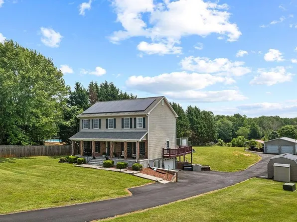 4710 Hummingbird Ln, Concord, VA 24538