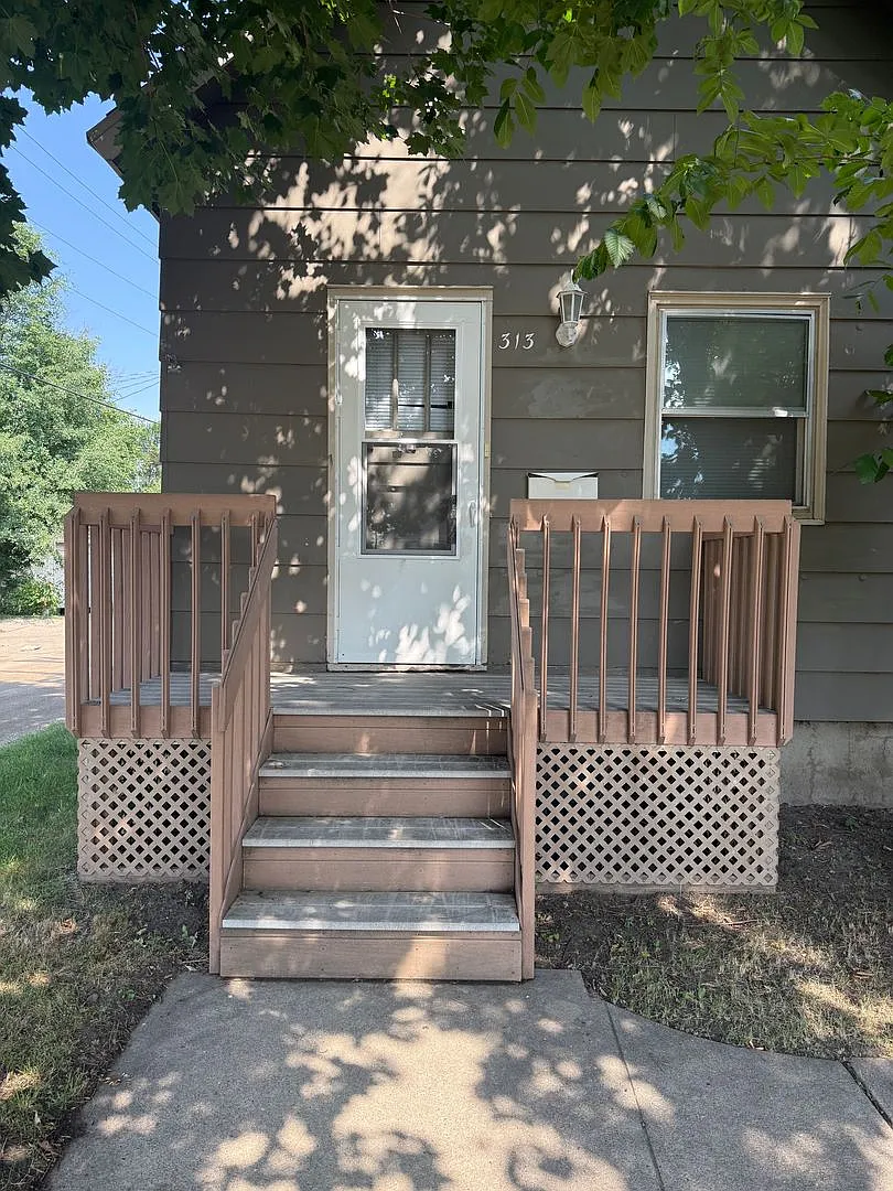 313 S 8th Street — Photo 1