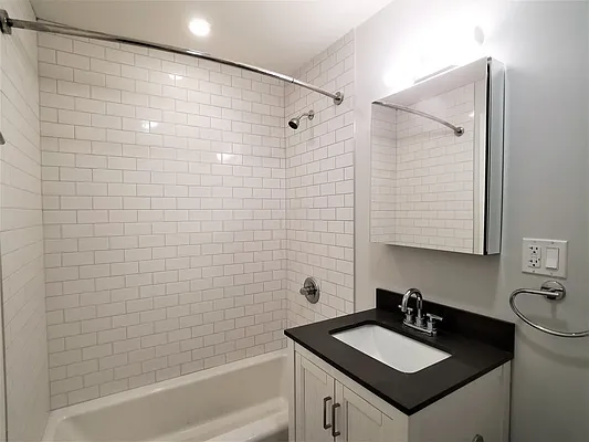 Rented by Nest Seekers International | media 26