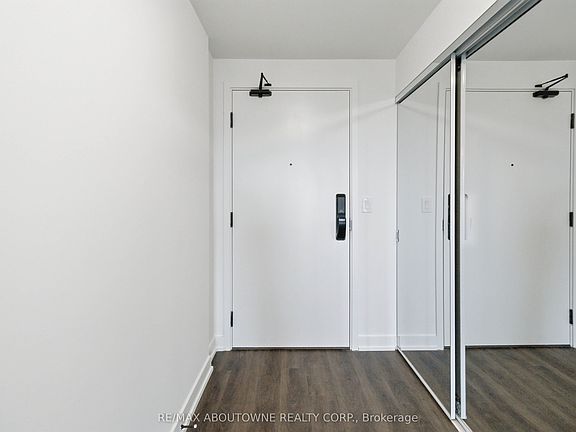 5th image of 2075 Lakeshore Rd #2011